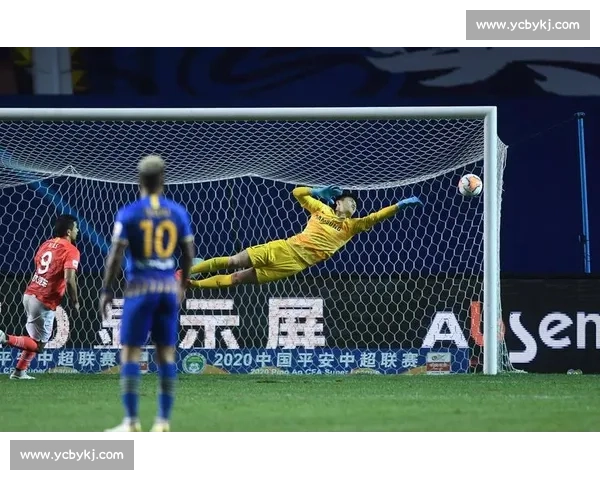 恒大坐镇主场迎战苏宁强强对话焦点之战引爆中超夜万众瞩目巅峰较量